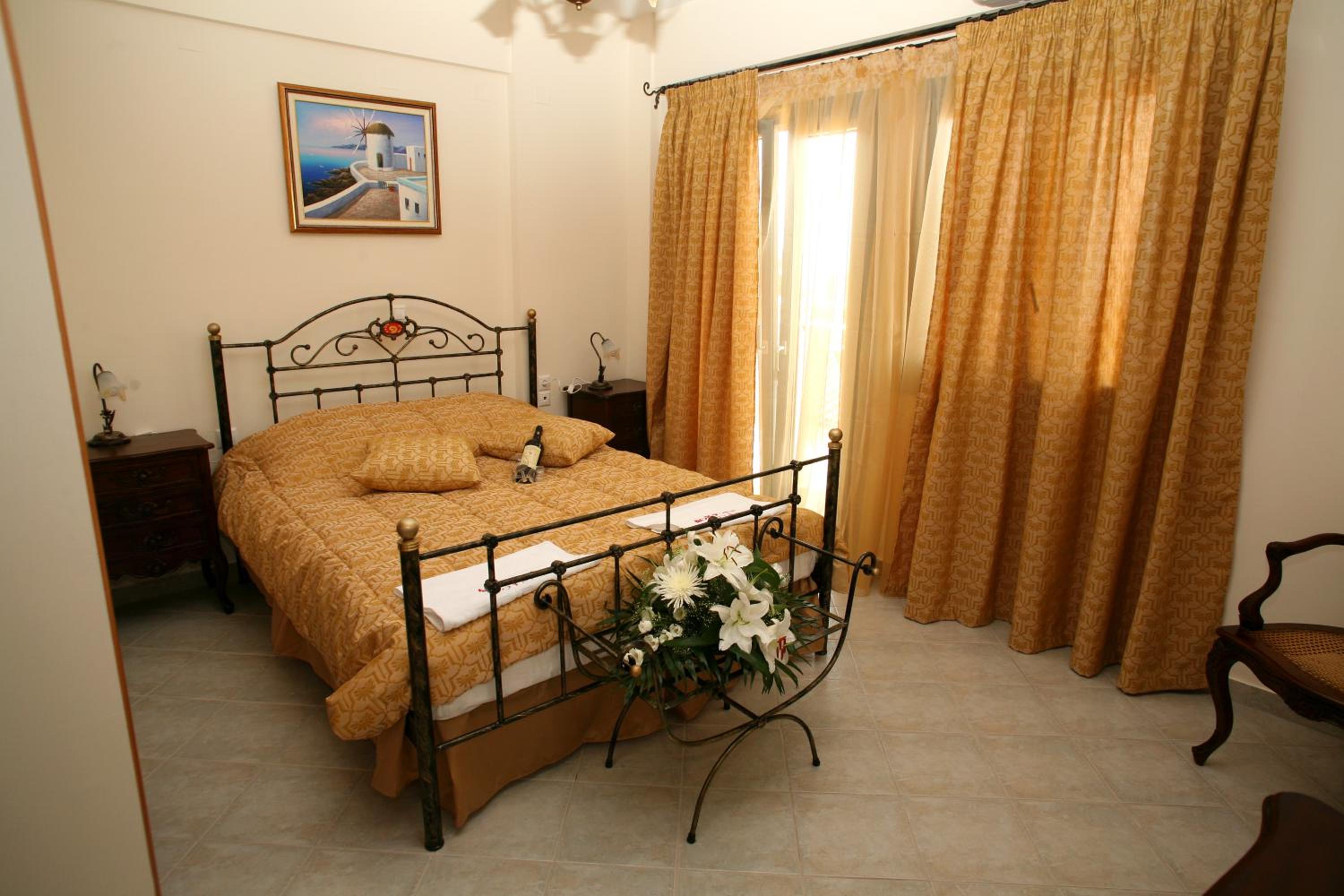 Acrothea Hotel