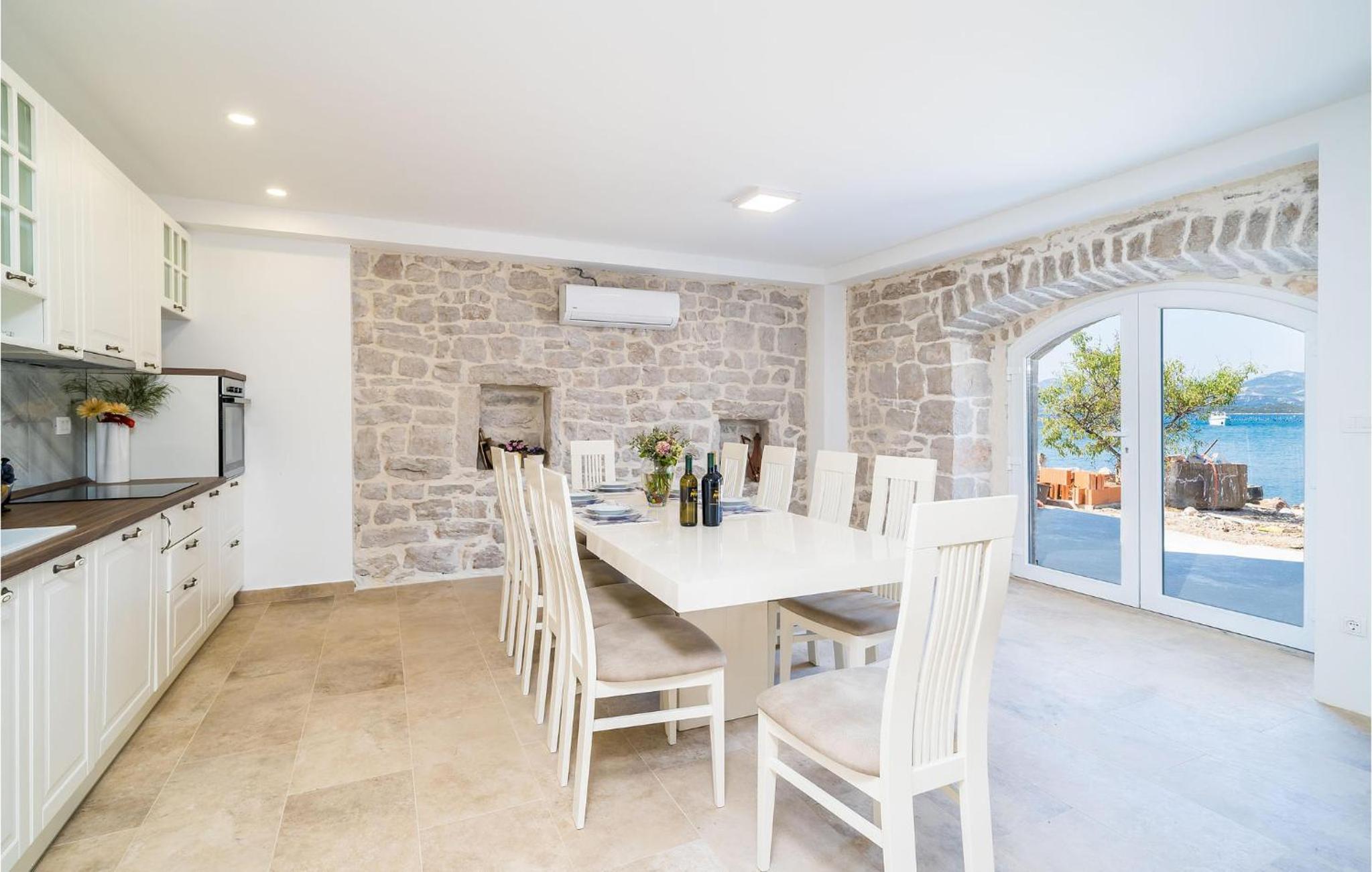 Pet Friendly Home In Putnikovic With Kitchen view 5
