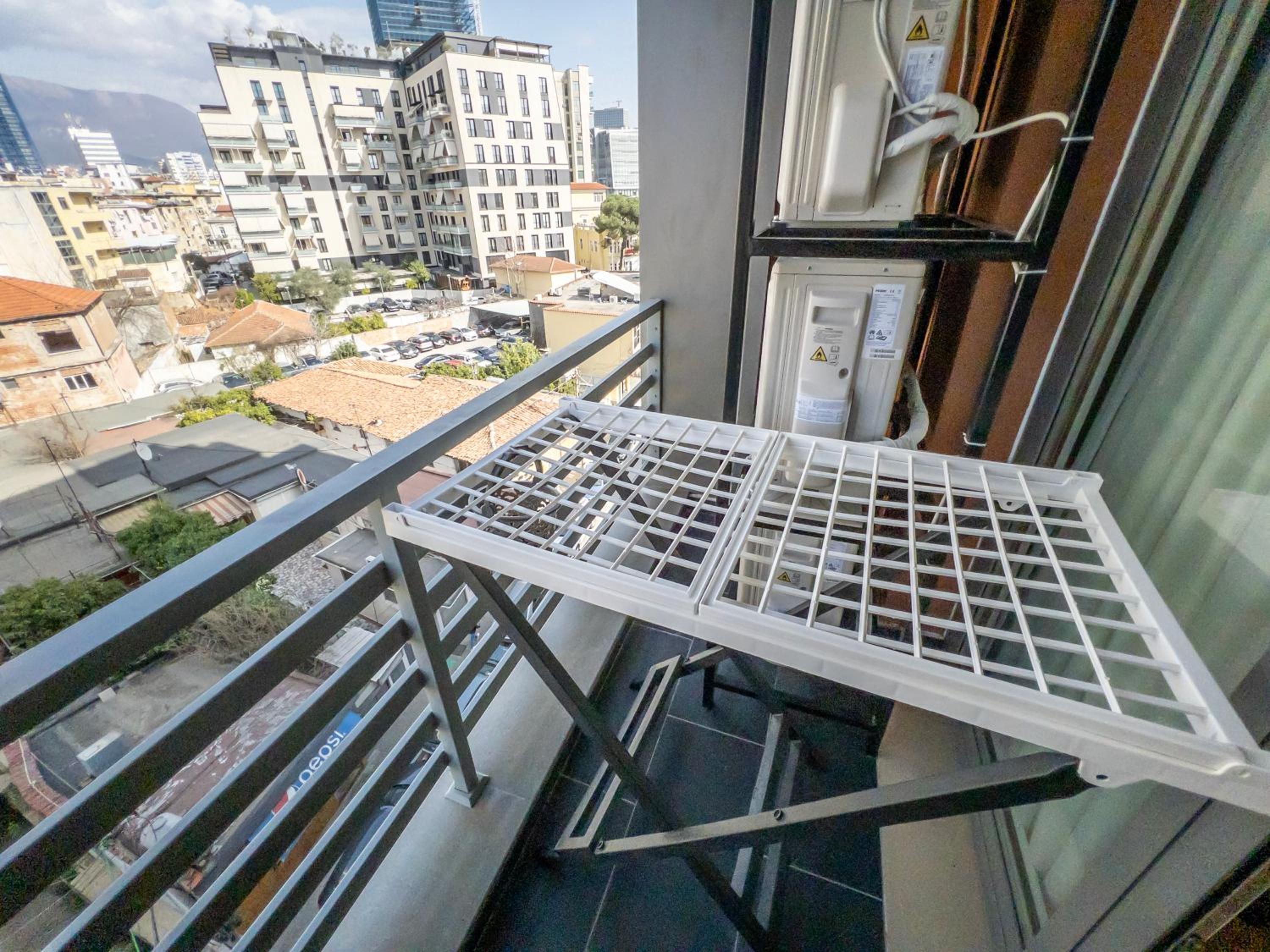 PIN Apartments - 3 Min to Skanderbeg - Free Parking