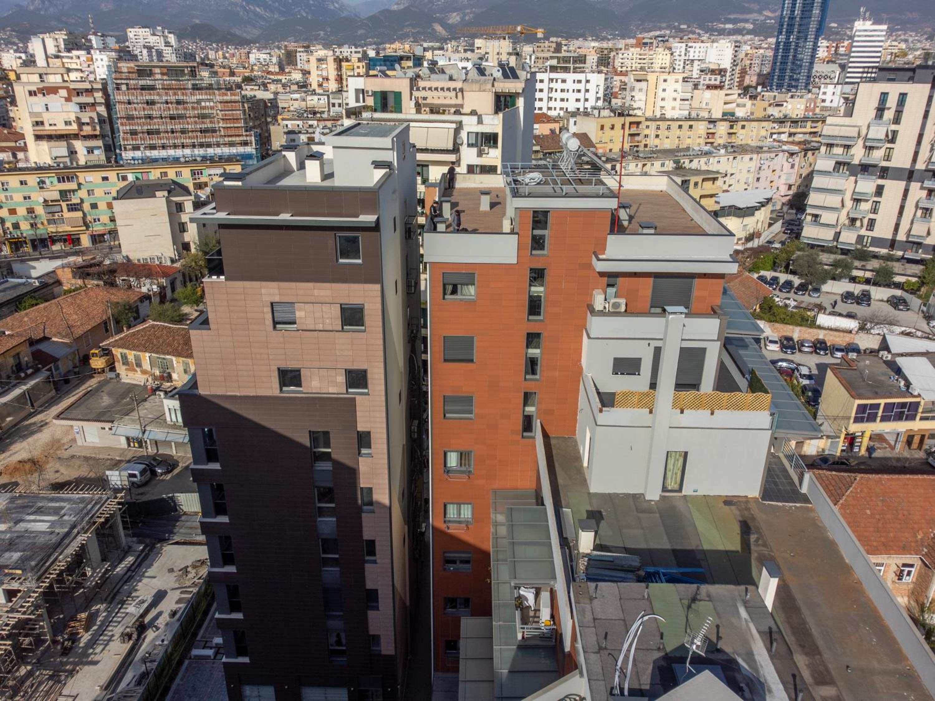 PIN Apartments - 3 Min to Skanderbeg - Free Parking