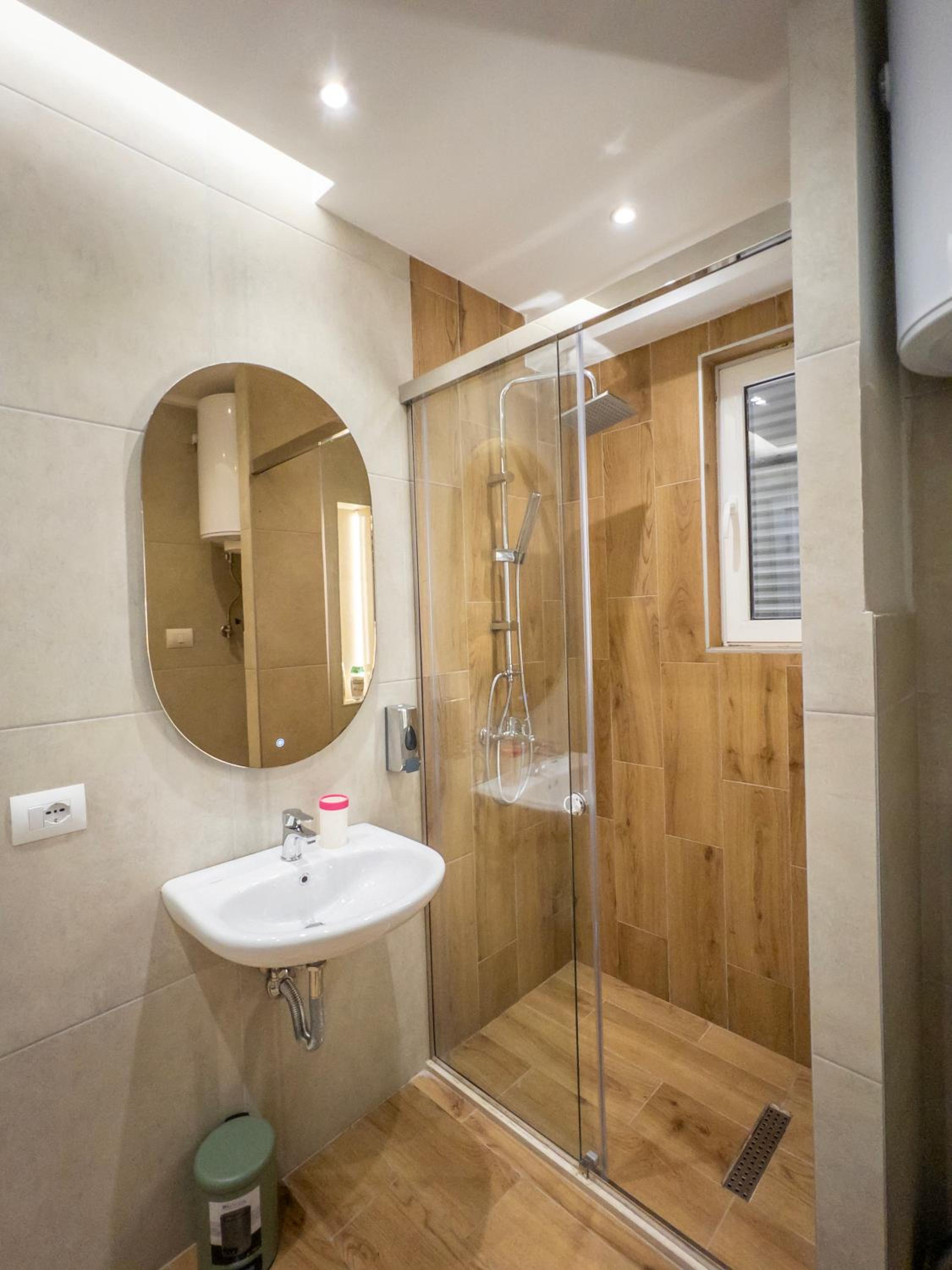 PIN Apartments - 3 Min to Skanderbeg - Free Parking
