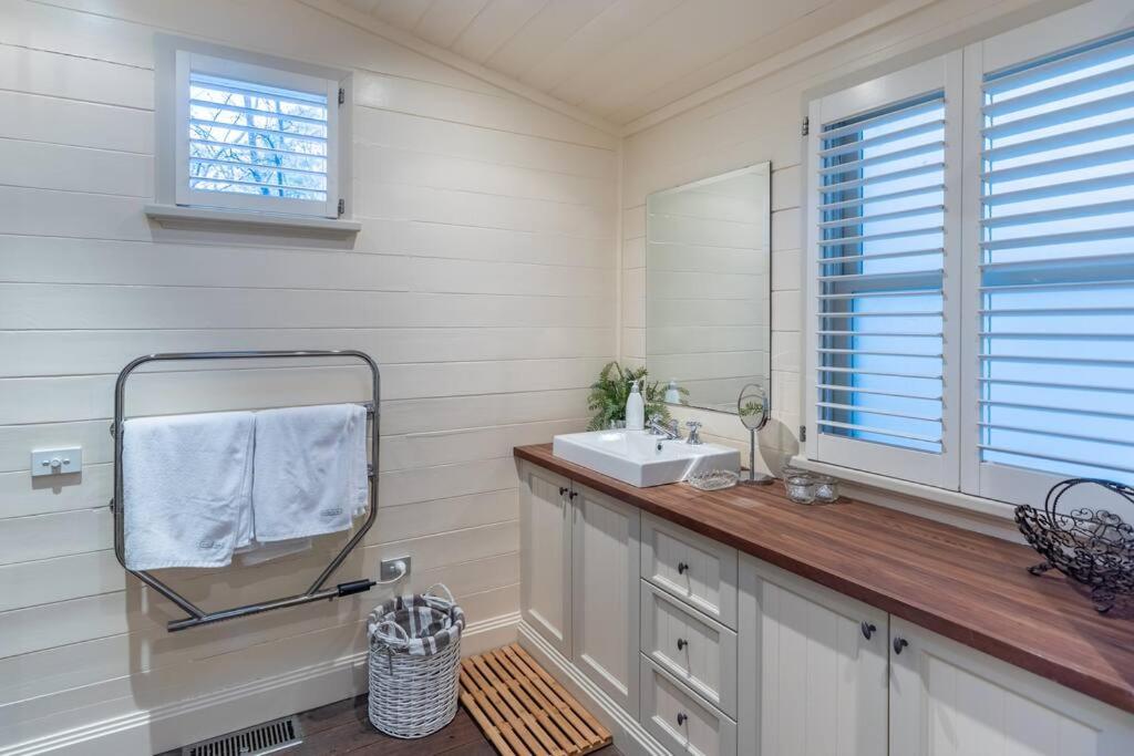 Carramar Estate: 2 homes stunning mountain views