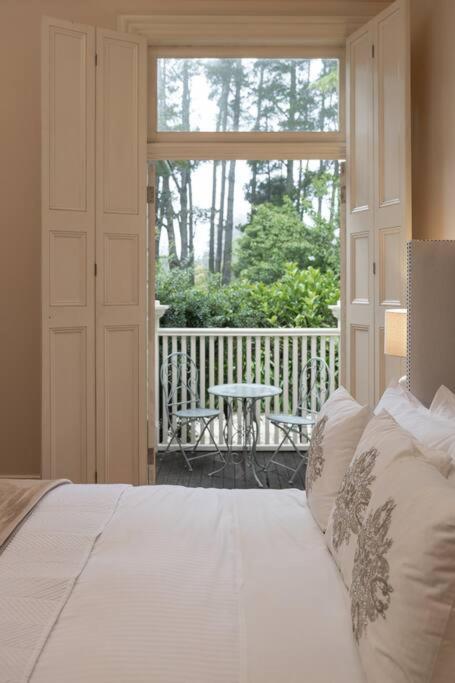 Carramar Estate: 2 homes stunning mountain views