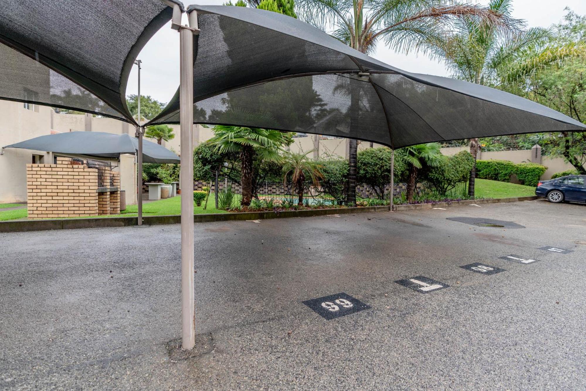 Modern 2 bedroom apartment in vibrant Melville 99