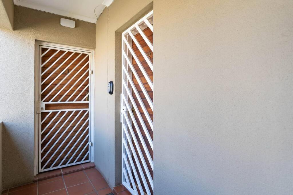 Modern apartment in culturally vibrant Melville 22
