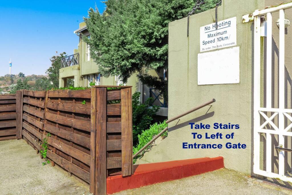 Modern apartment in culturally vibrant Melville 22