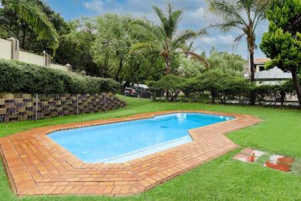 Modern apartment in culturally vibrant Melville 22