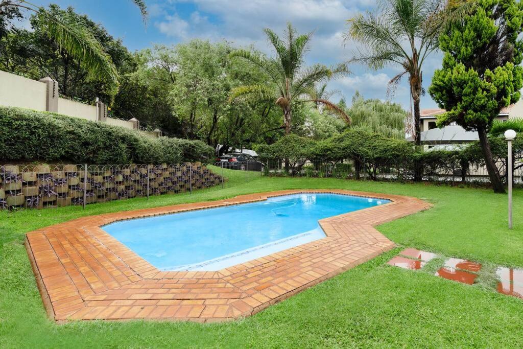 Johannesburg Vacations - Lovely 2 bedroom unit in the heart of Melville 127 - Property Image 11