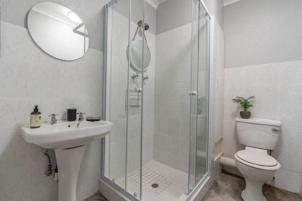 Johannesburg Vacations - Lovely 2 bedroom unit in the heart of Melville 127 - Property Image 5