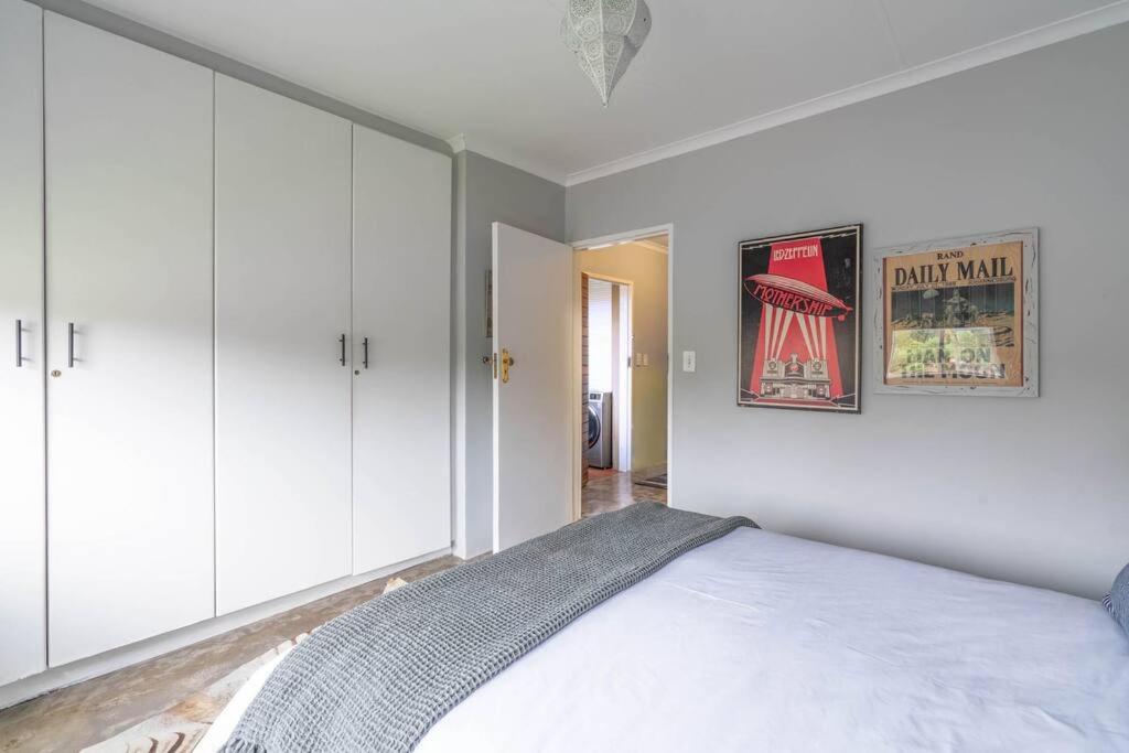 Johannesburg Vacations - Lovely 2 bedroom unit in the heart of Melville 127 - Property Image 4