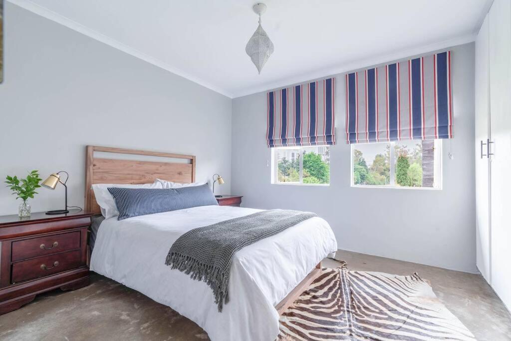 Johannesburg Vacations - Lovely 2 bedroom unit in the heart of Melville 127 - Property Image 3