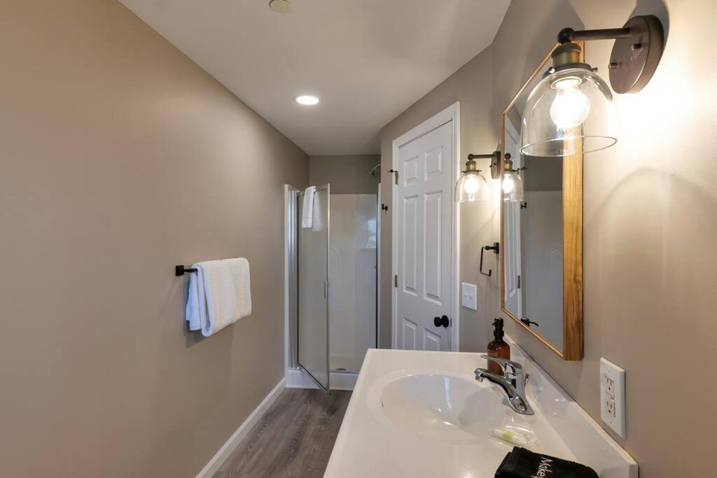 2BR Condo with Ocean Views in Downtown SW Harbor "Seaglass"