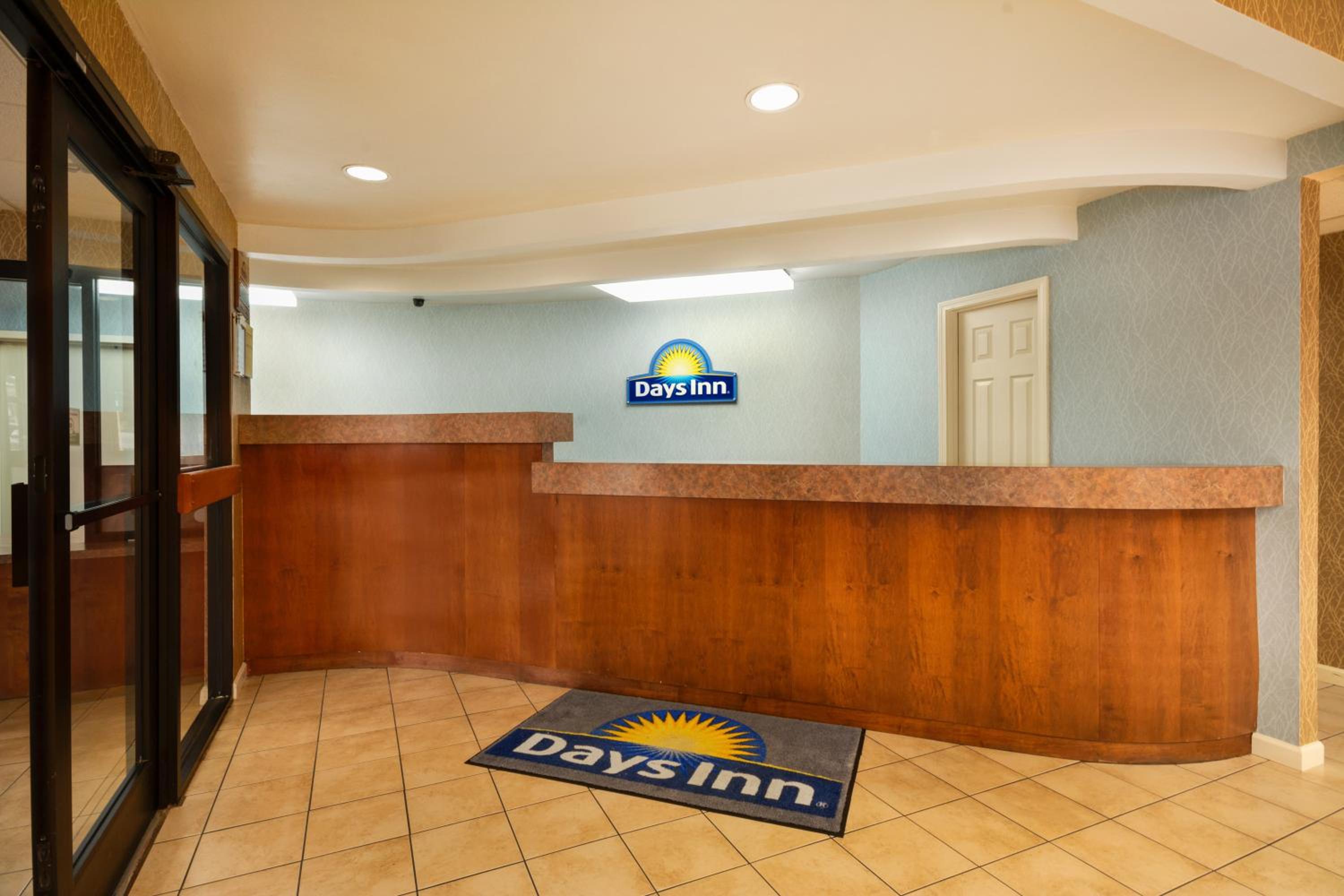 Days Inn by Wyndham Atlanta Stone Mountain - Property Image 11
