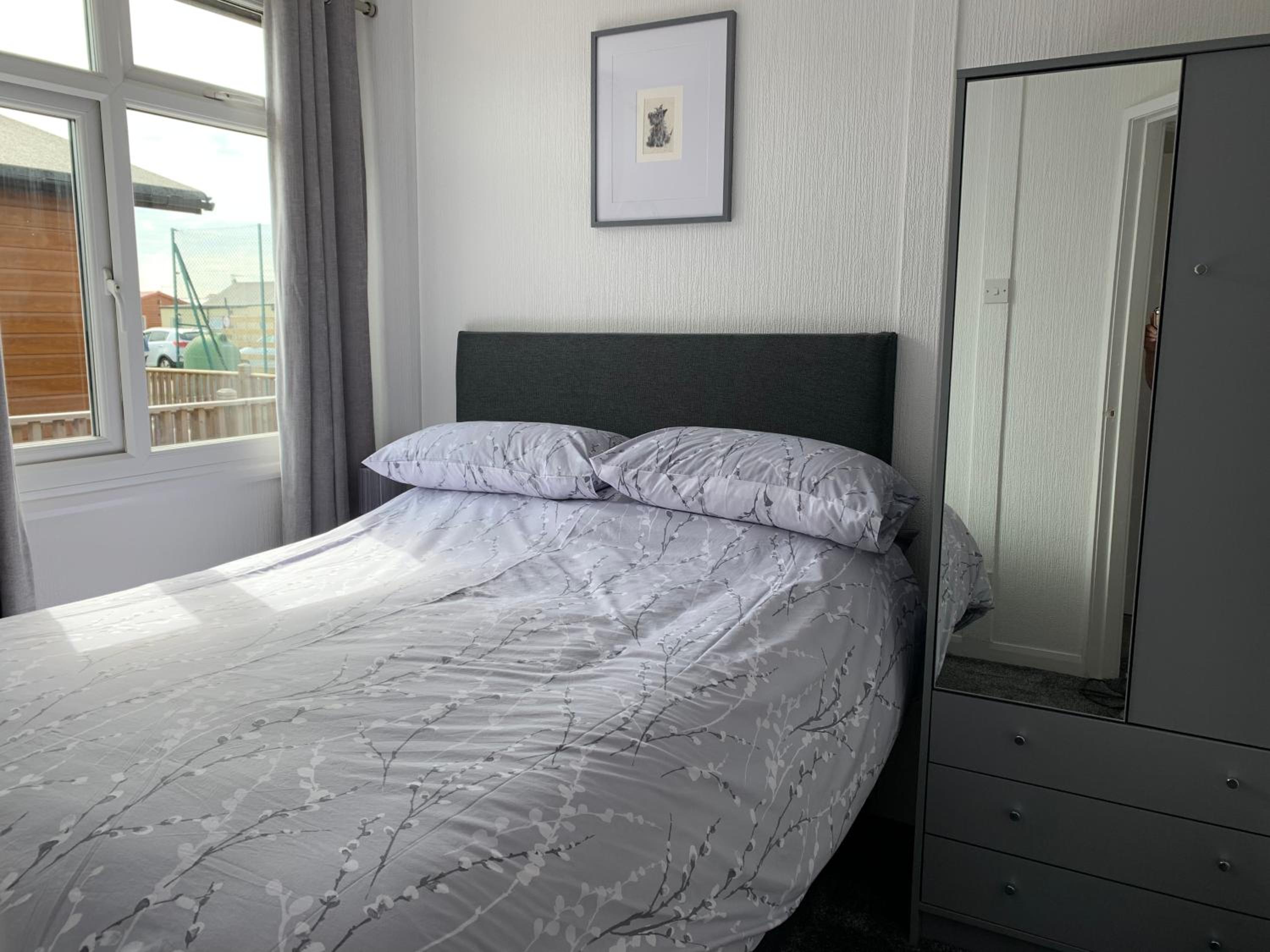 Close to the beach 3-Bed Chalet in Bridlington view 4