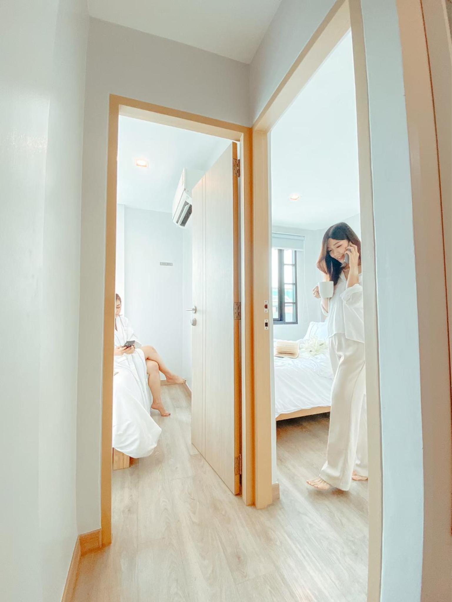 YAKTHAI POSHTEL