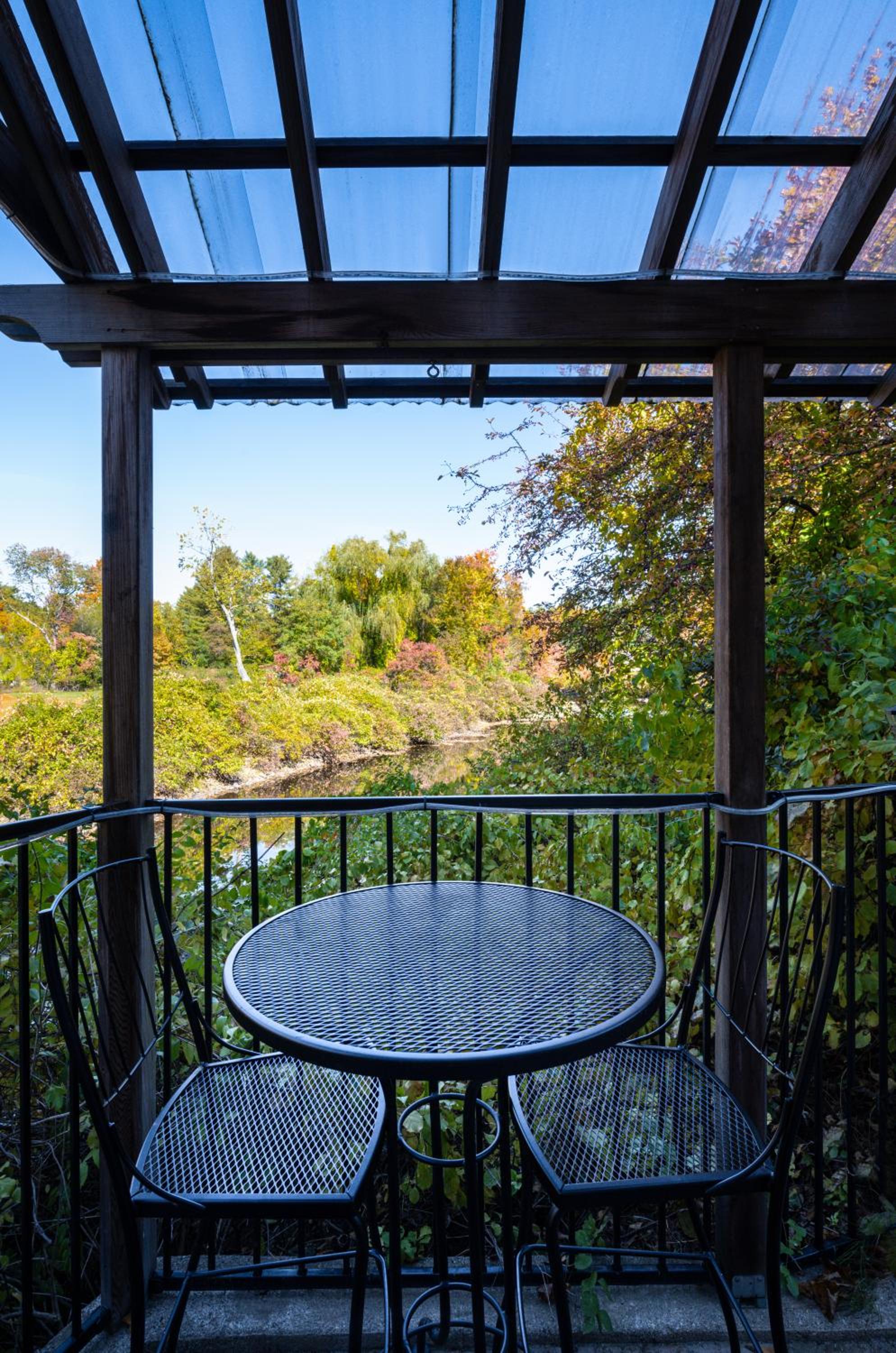 Riverhouse by Weekender formerly Jack Daniels Inn