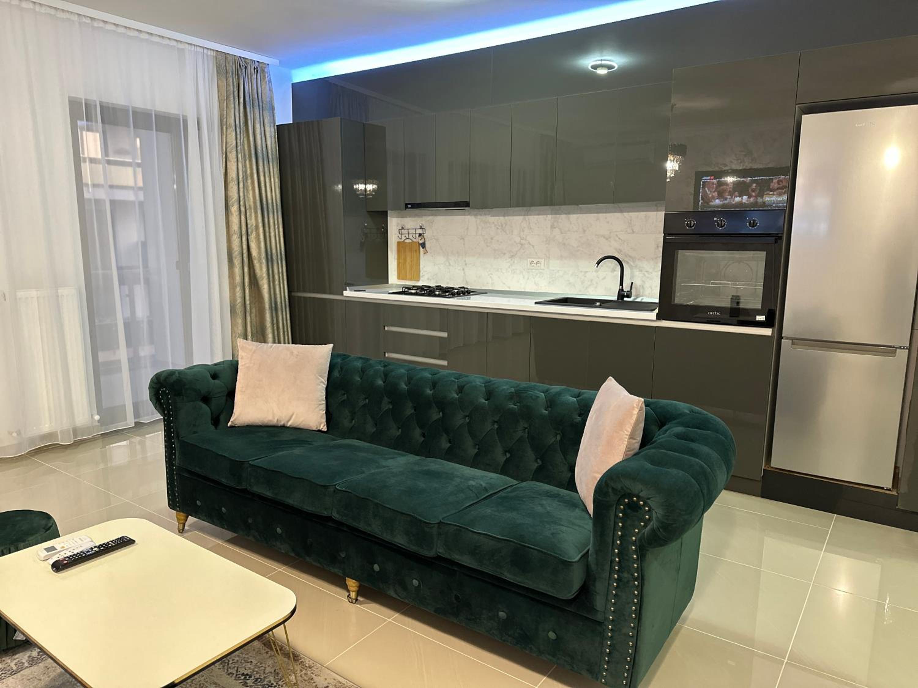 Mrs Smart Luxury Apartament view 2