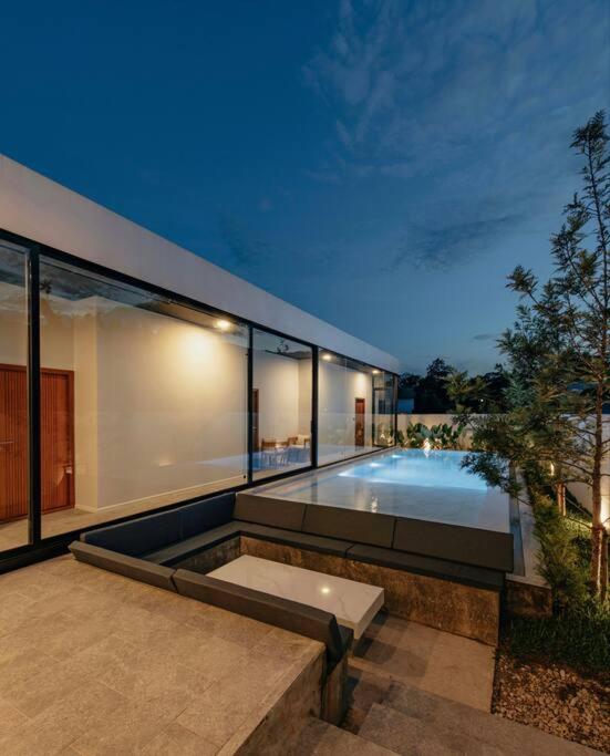 Luxury Pool Villa Modern Style with Mountain View — photo 4