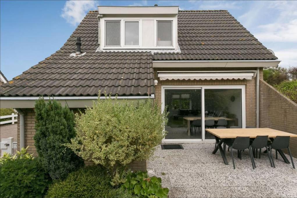HÜBSCHES FERIENHAUS IN OUDDORP - fußläufig zum Strand und Zentrum