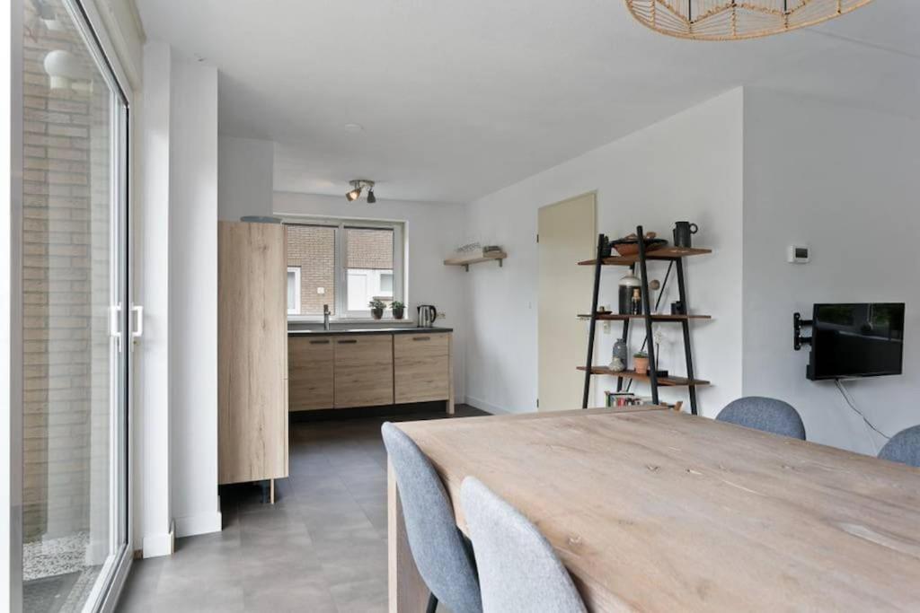 HÜBSCHES FERIENHAUS IN OUDDORP - fußläufig zum Strand und Zentrum