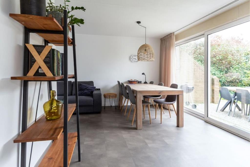 HÜBSCHES FERIENHAUS IN OUDDORP - fußläufig zum Strand und Zentrum