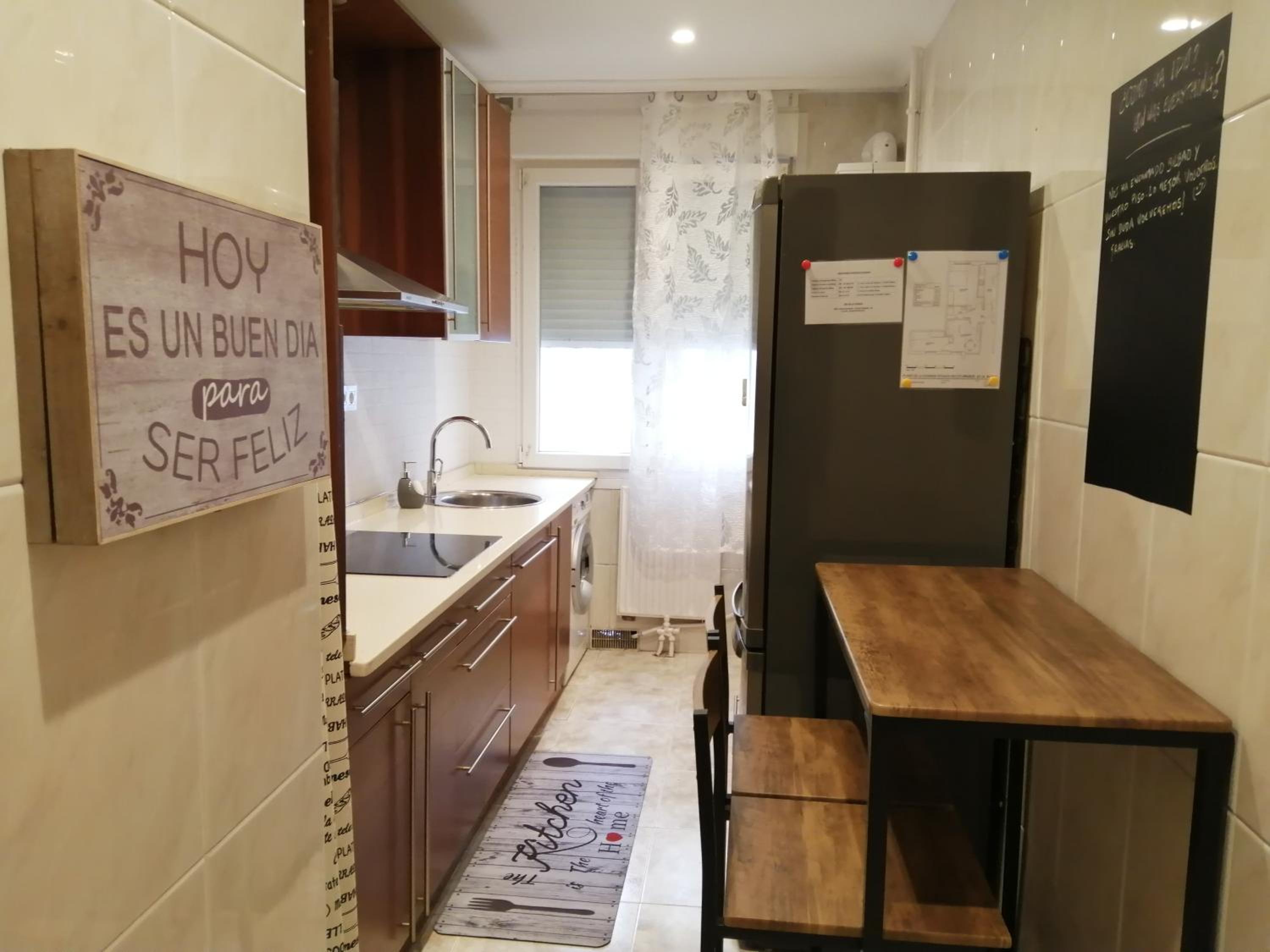 Piso luminoso, amplio y tranquilo en Casco Viejo