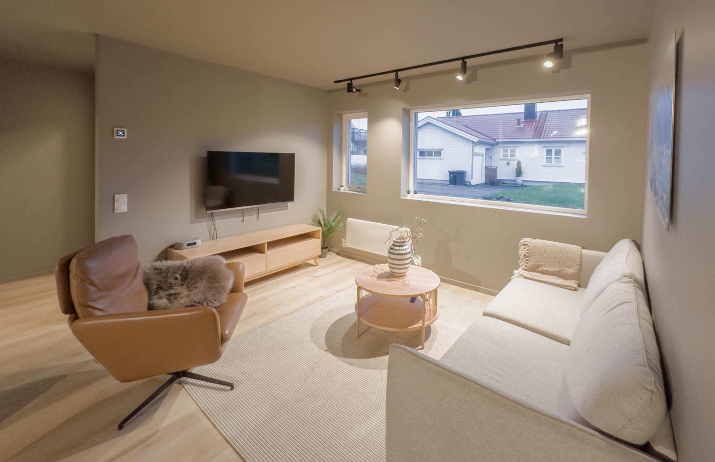Staying Apt 1 - New and modern view 3