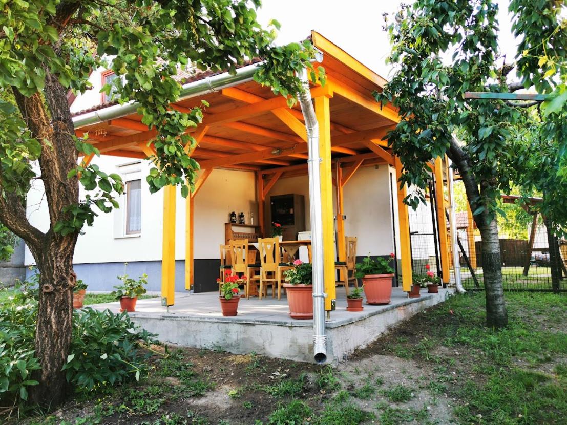 Tornácos Vendégház view 3