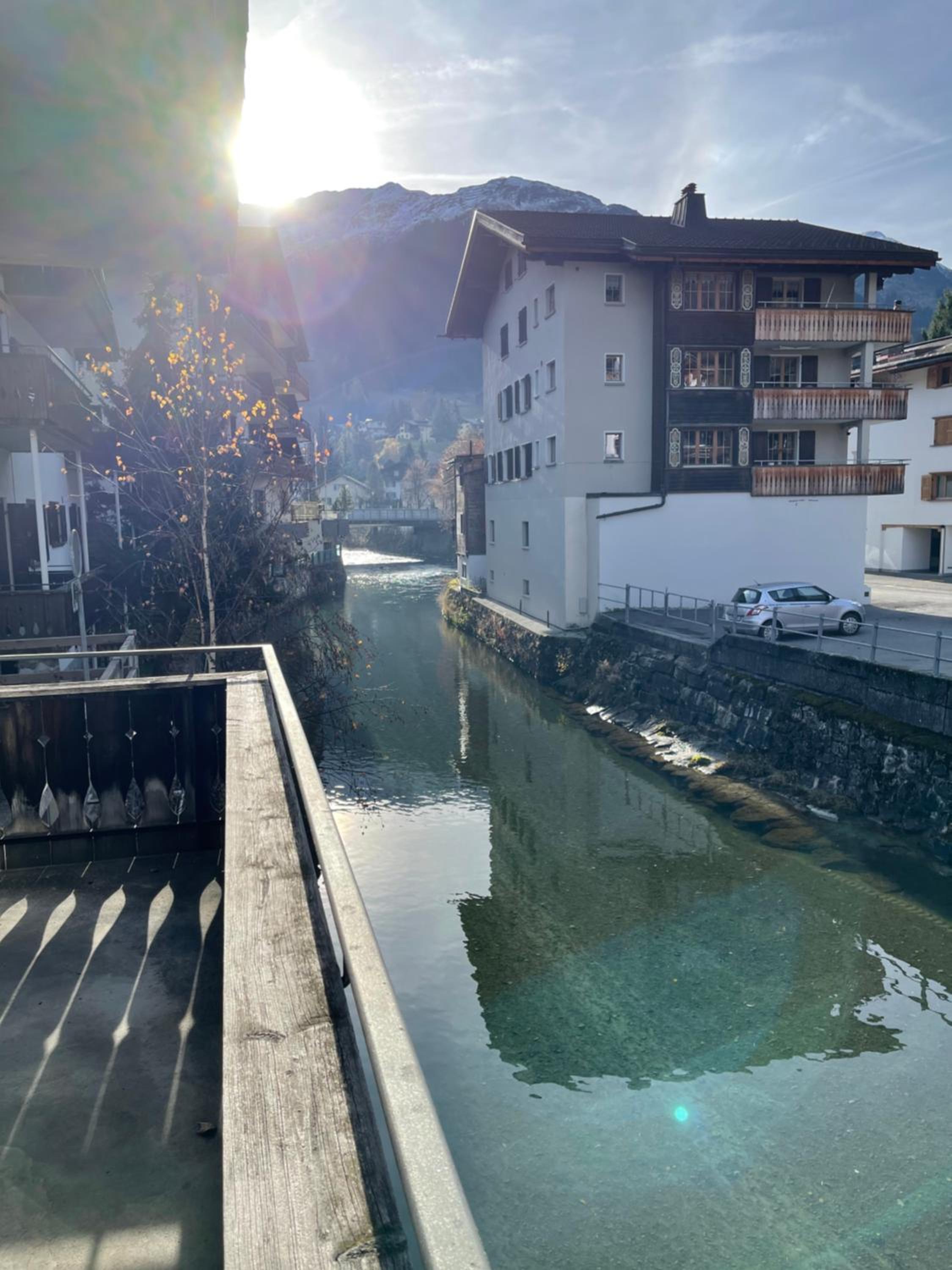 TOP LOCATION - Klosters center - 130m distance to ski lift Parsenn Gotschnabahn and railway station Klosters Platz - direct connection to Davos