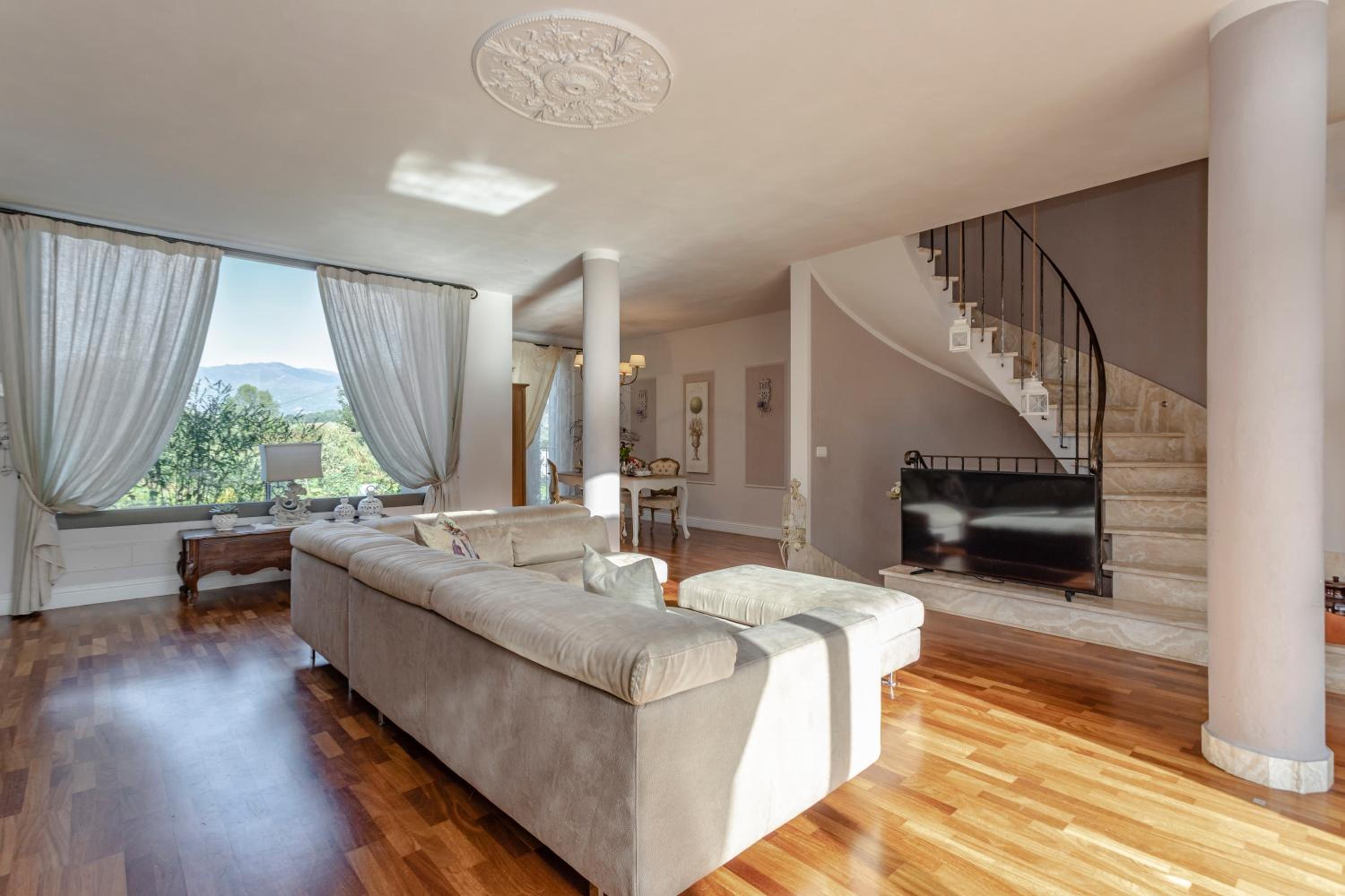 Figline Valdarno Vacations - Villa Siveri - private swimming pool - air con - Property Image 1