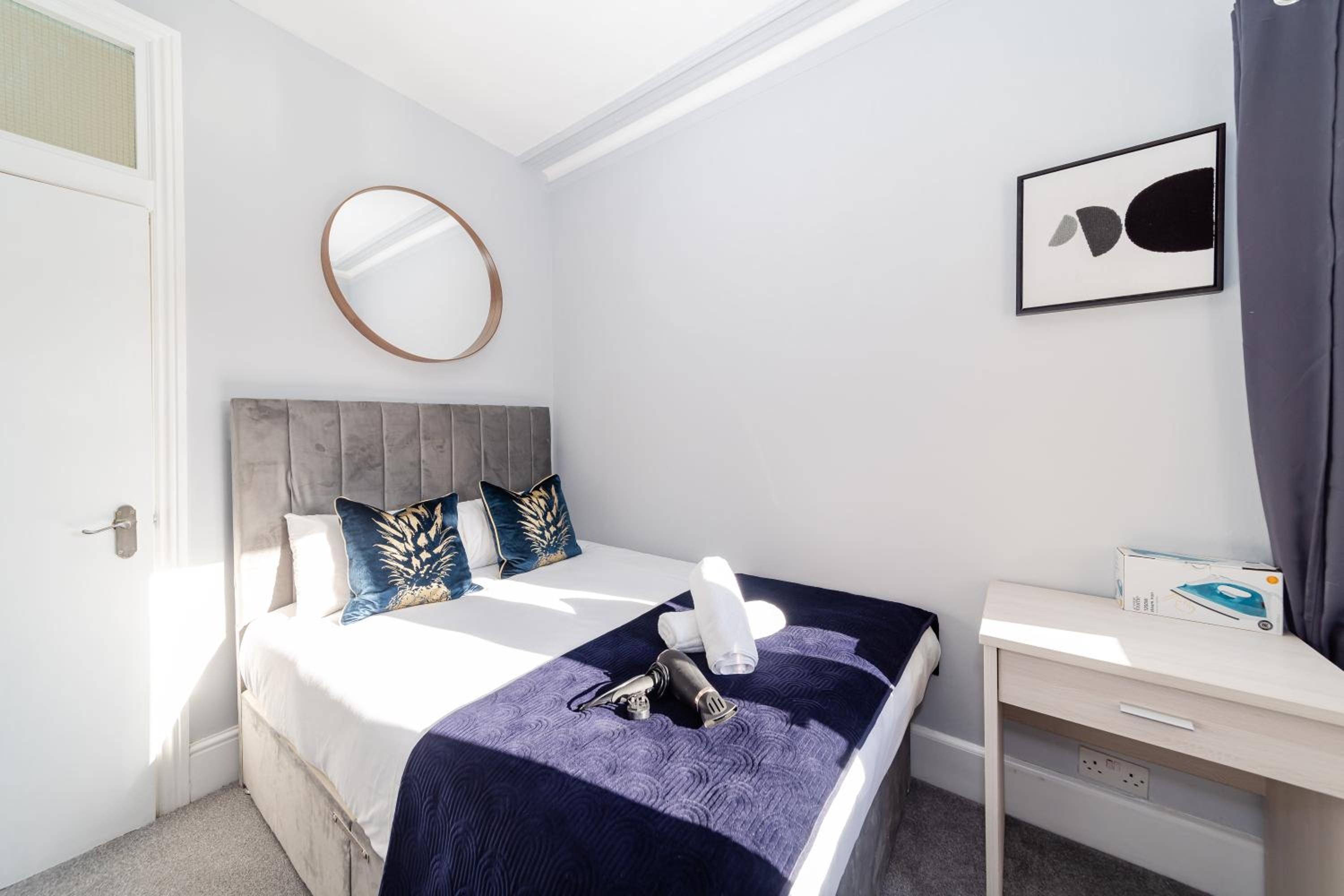 FLASH SALE Hove 1 Bedroom Flat BN329DAV06 view 4