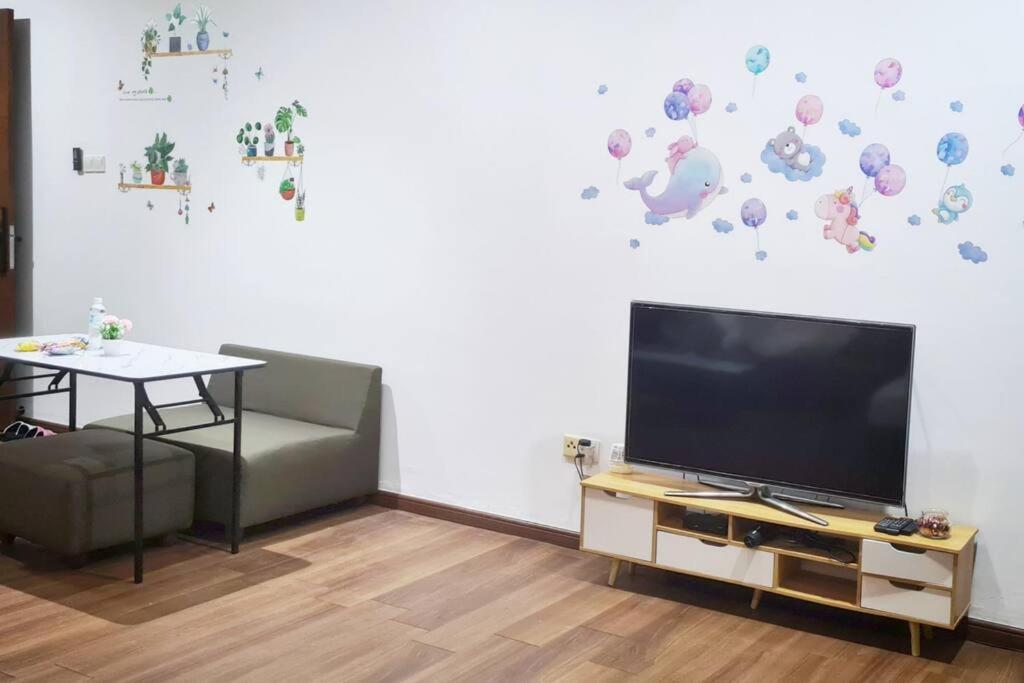 Studio family 4pax 2 beds balcony Palazio Mt Austin by GDRAGON HomeStay