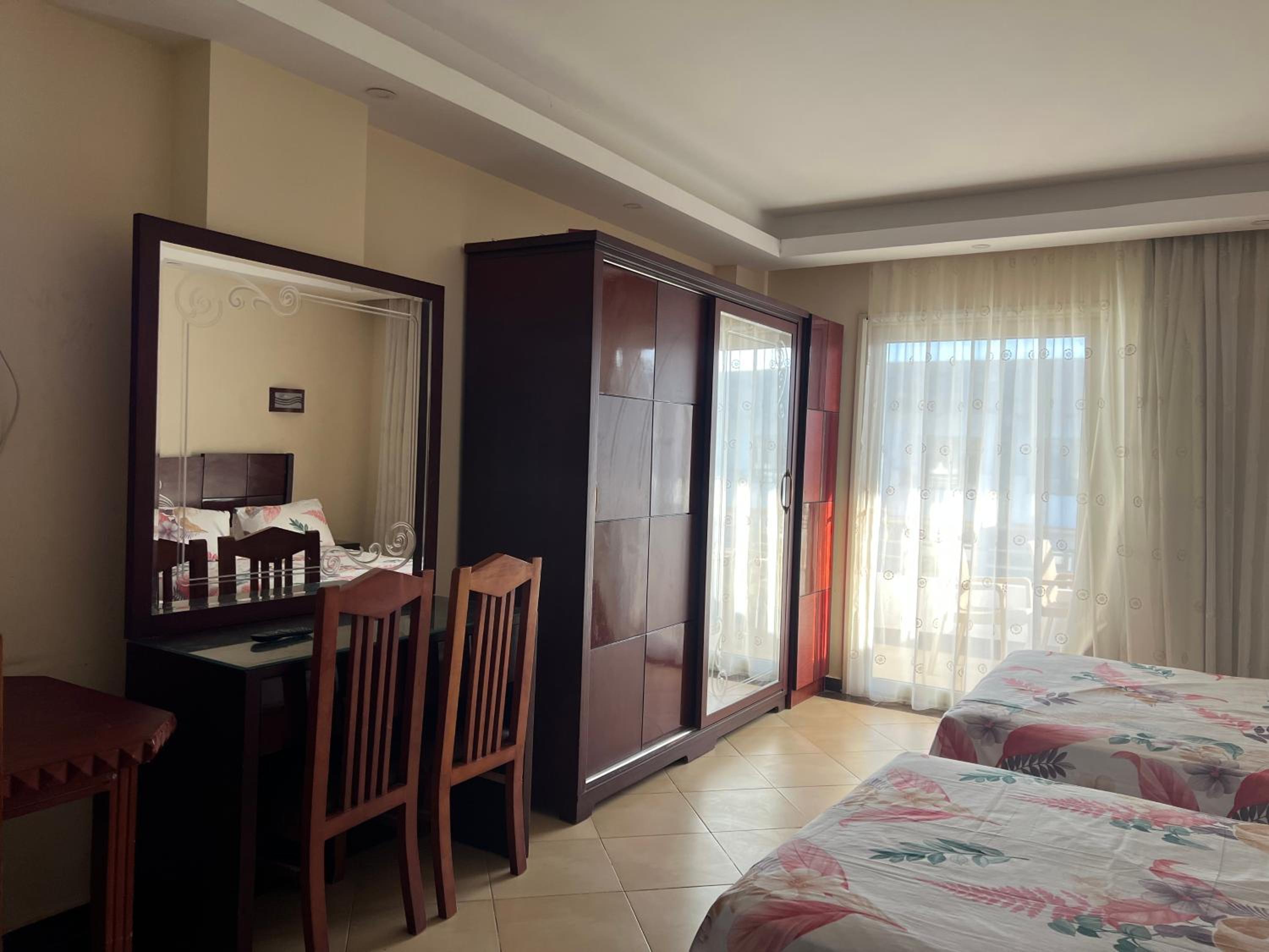 Cecelia resort