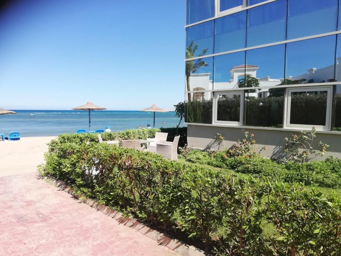 Cecelia resort
