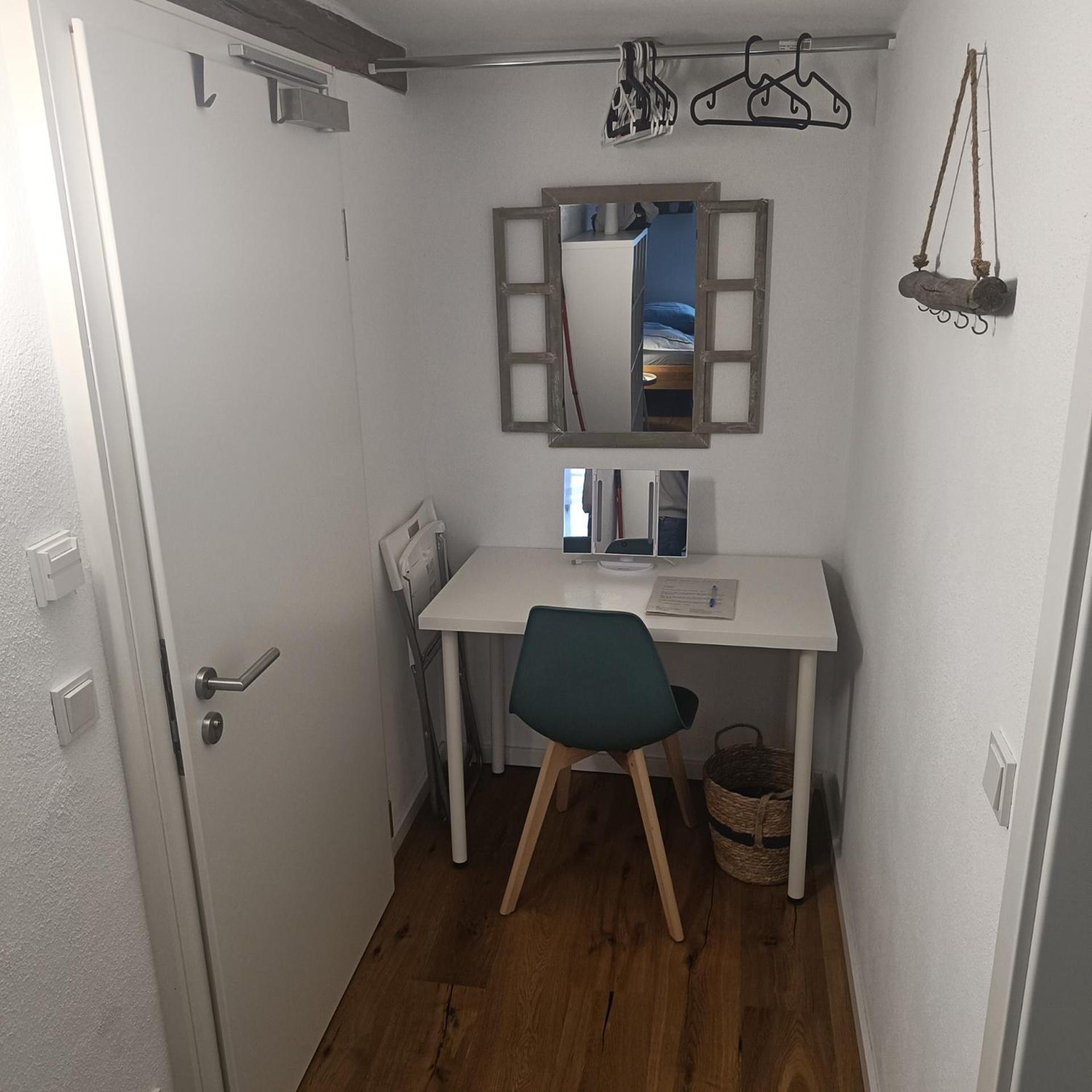 Apartments & möblierte Zimmer in Kahl am Main, Self-Check-In, W-Lan, Küchenzeile für Selbstversorgung, PKW-Platz