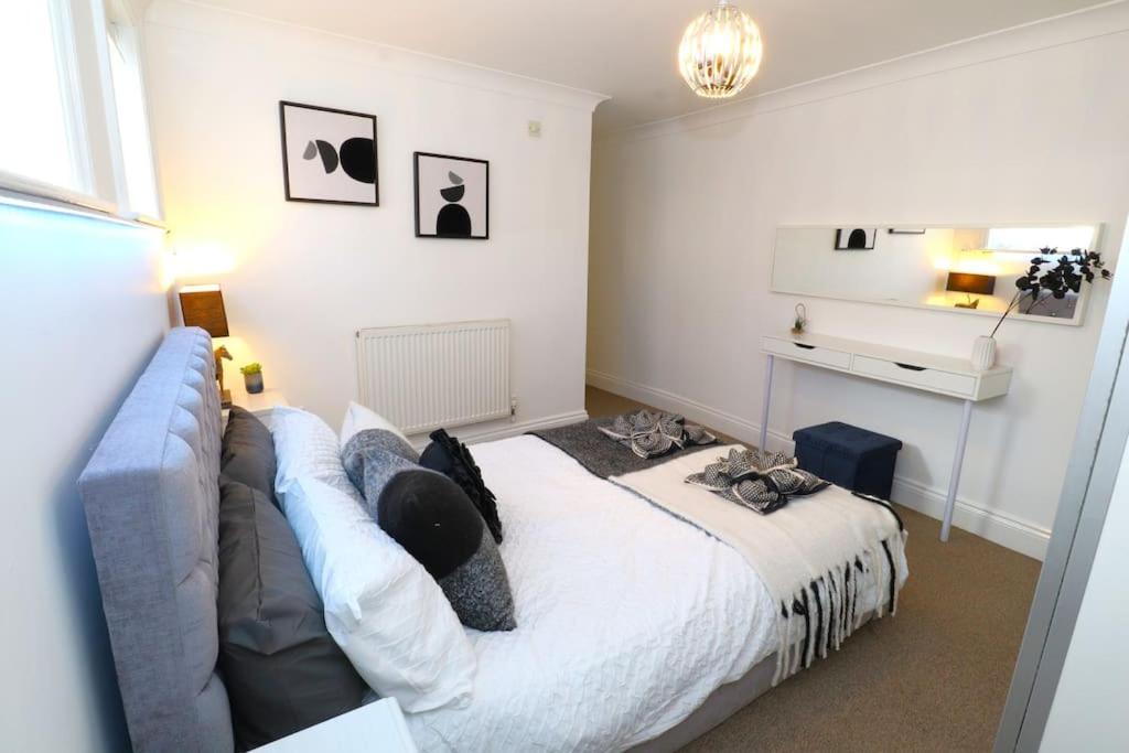 New Sunset Square Eastbourne 2 Bed Apartment, Long stay welcome view 5