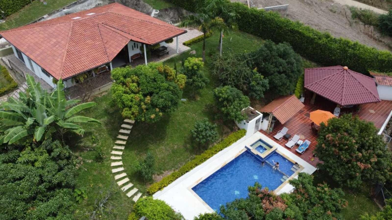 FINCA LUNADAR ANAPOIMA