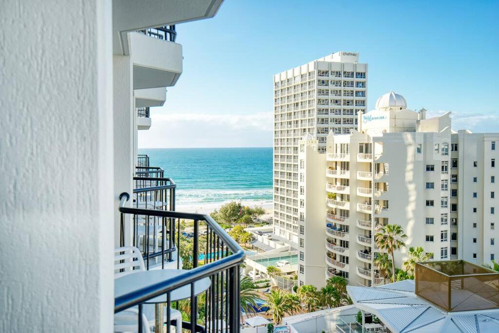 Gorgeous Studio right in the heart of Surfers