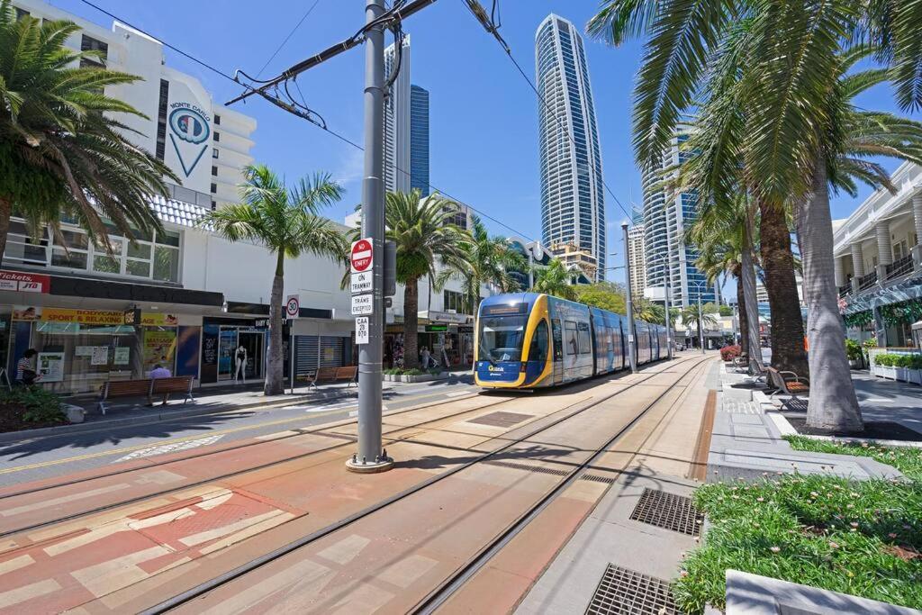 Gorgeous Studio right in the heart of Surfers