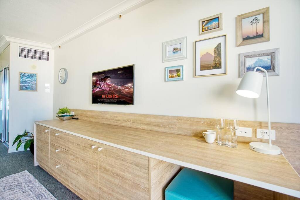 Gorgeous Studio right in the heart of Surfers
