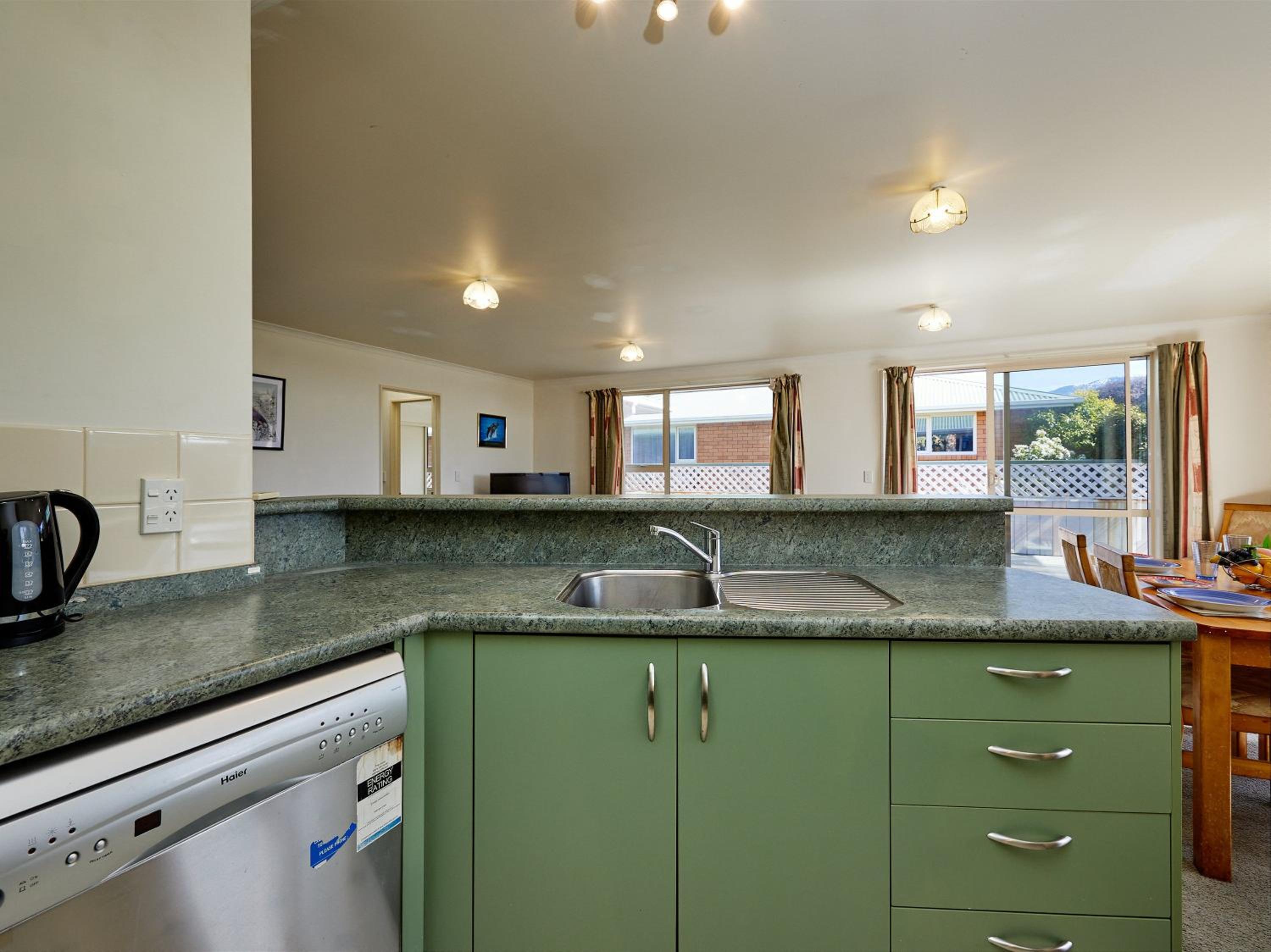 Torquay Central - Kaikoura Holiday Home