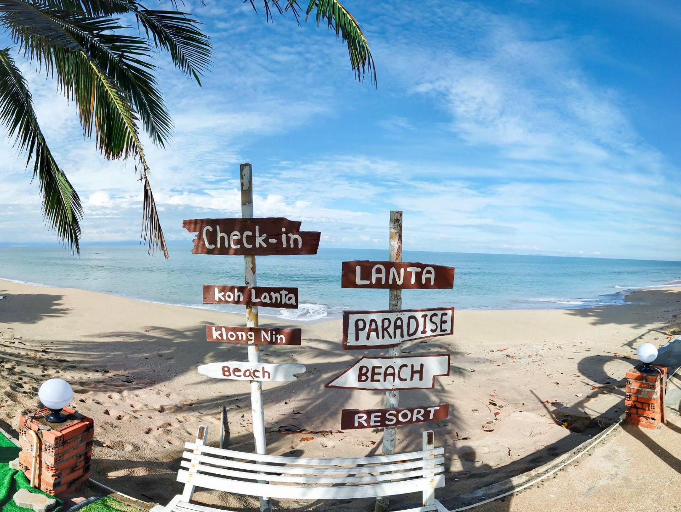 Lanta Paradise Beach Resort