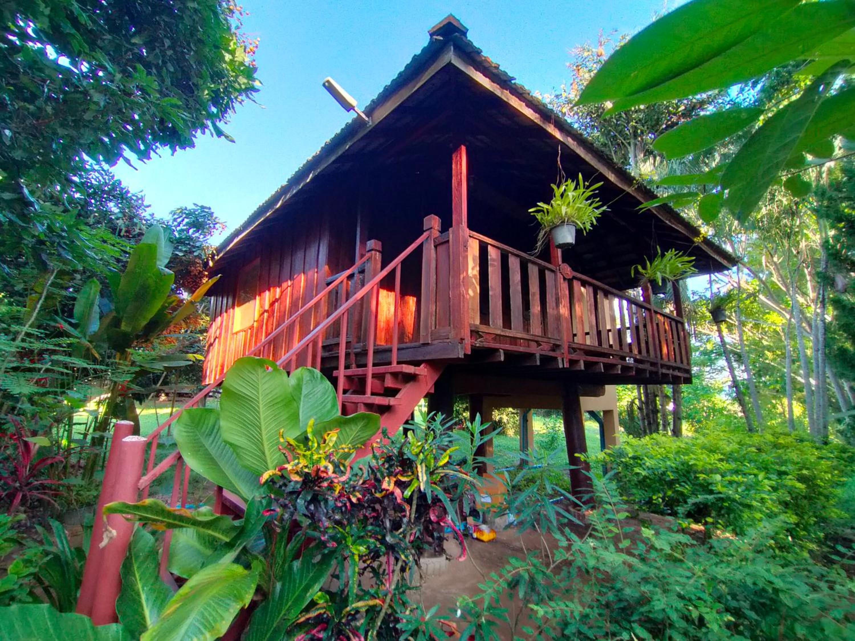 Khoom Kam Kaew