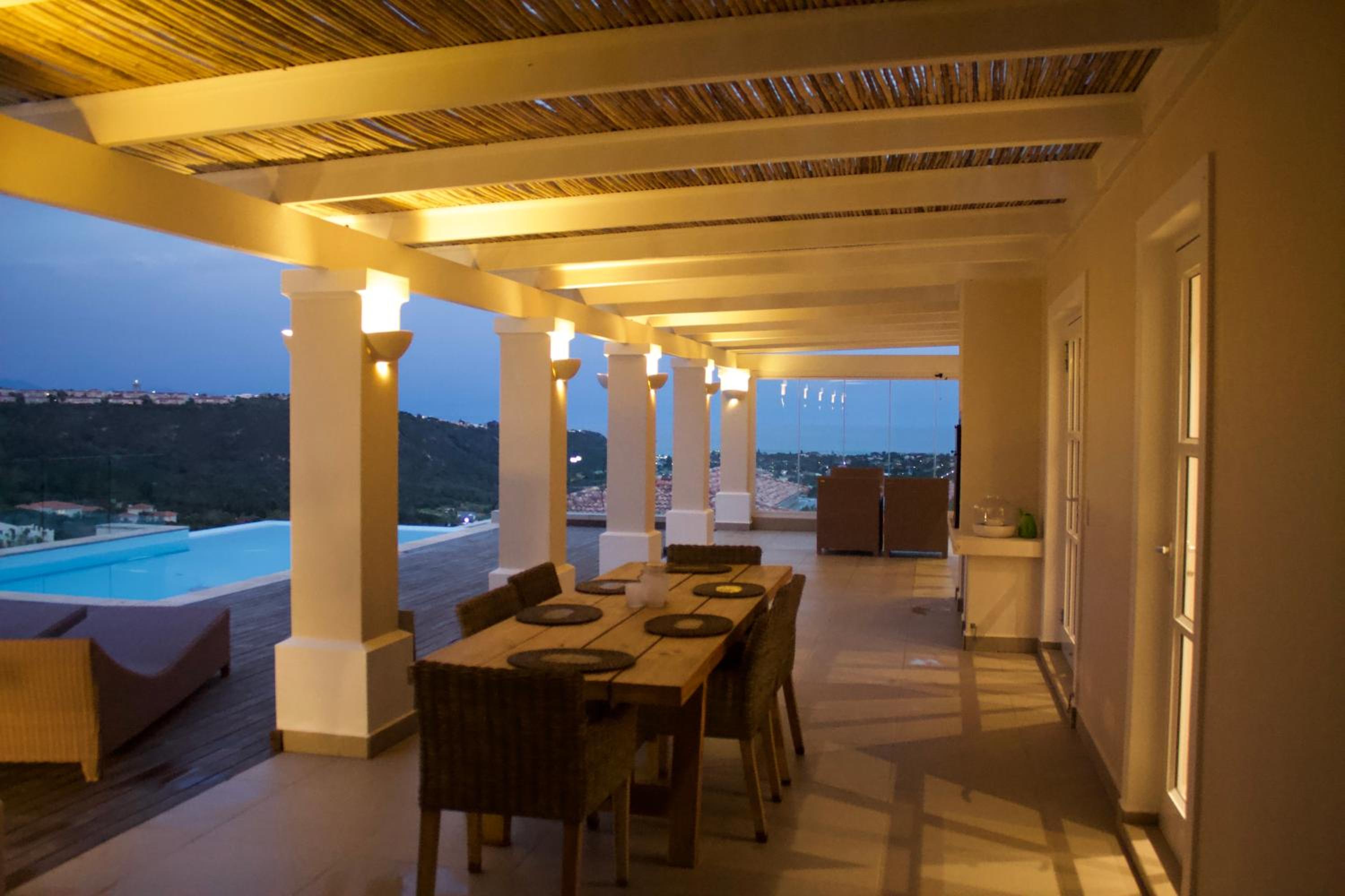 Plett Luxury Home view 3