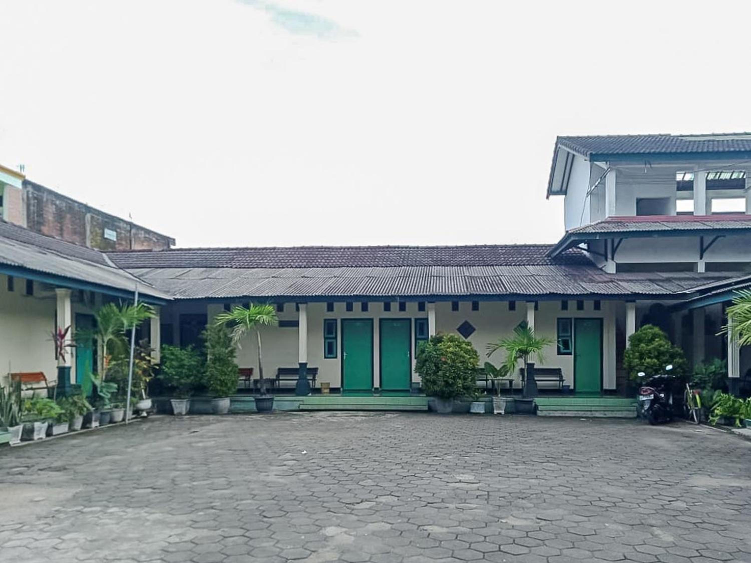 RedDoorz Syariah @ Hotel Sidomulyo Pacitan view 2