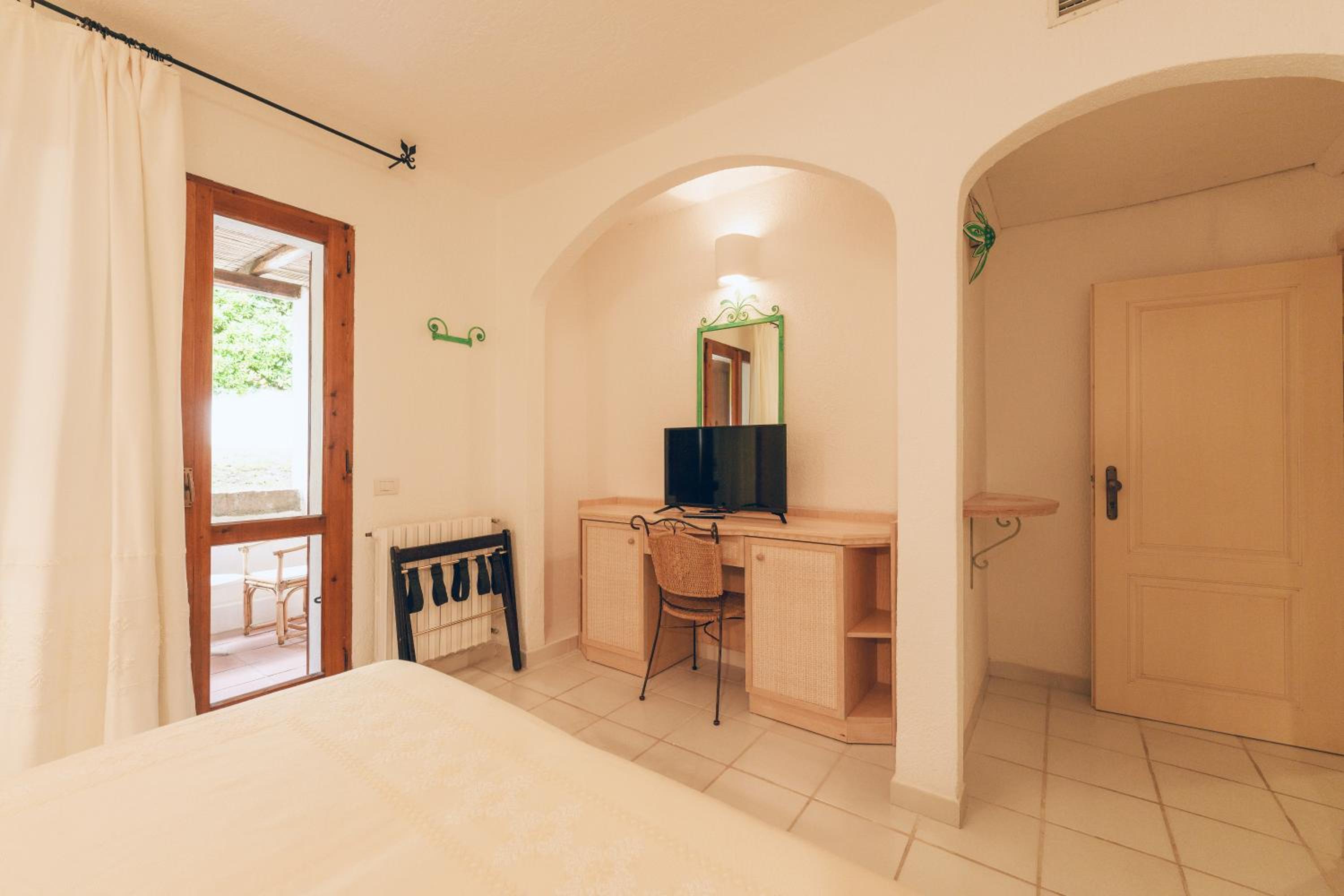 Hotel Punta Est en Baja Sardinia