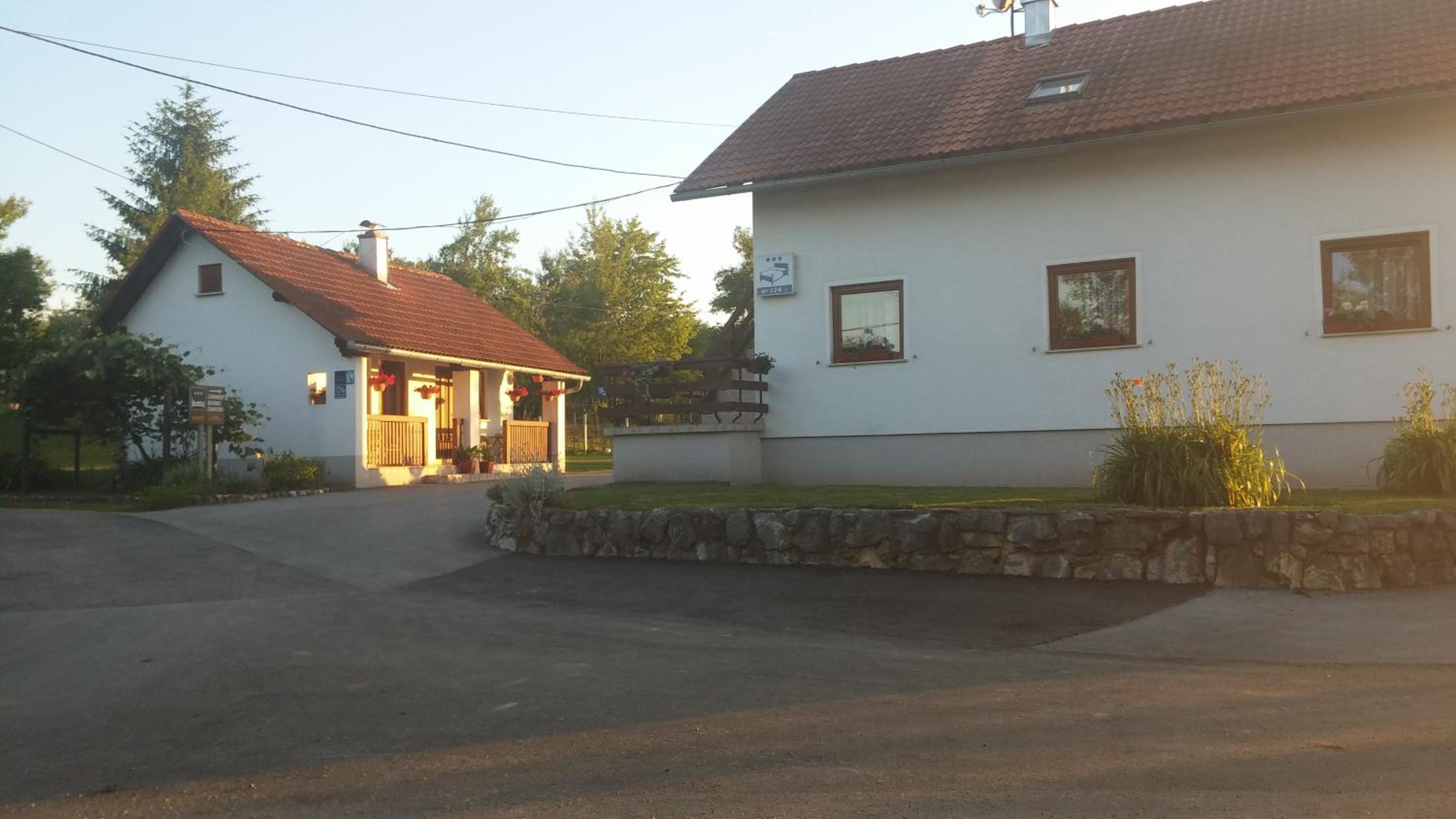 Guest House Family Dukić