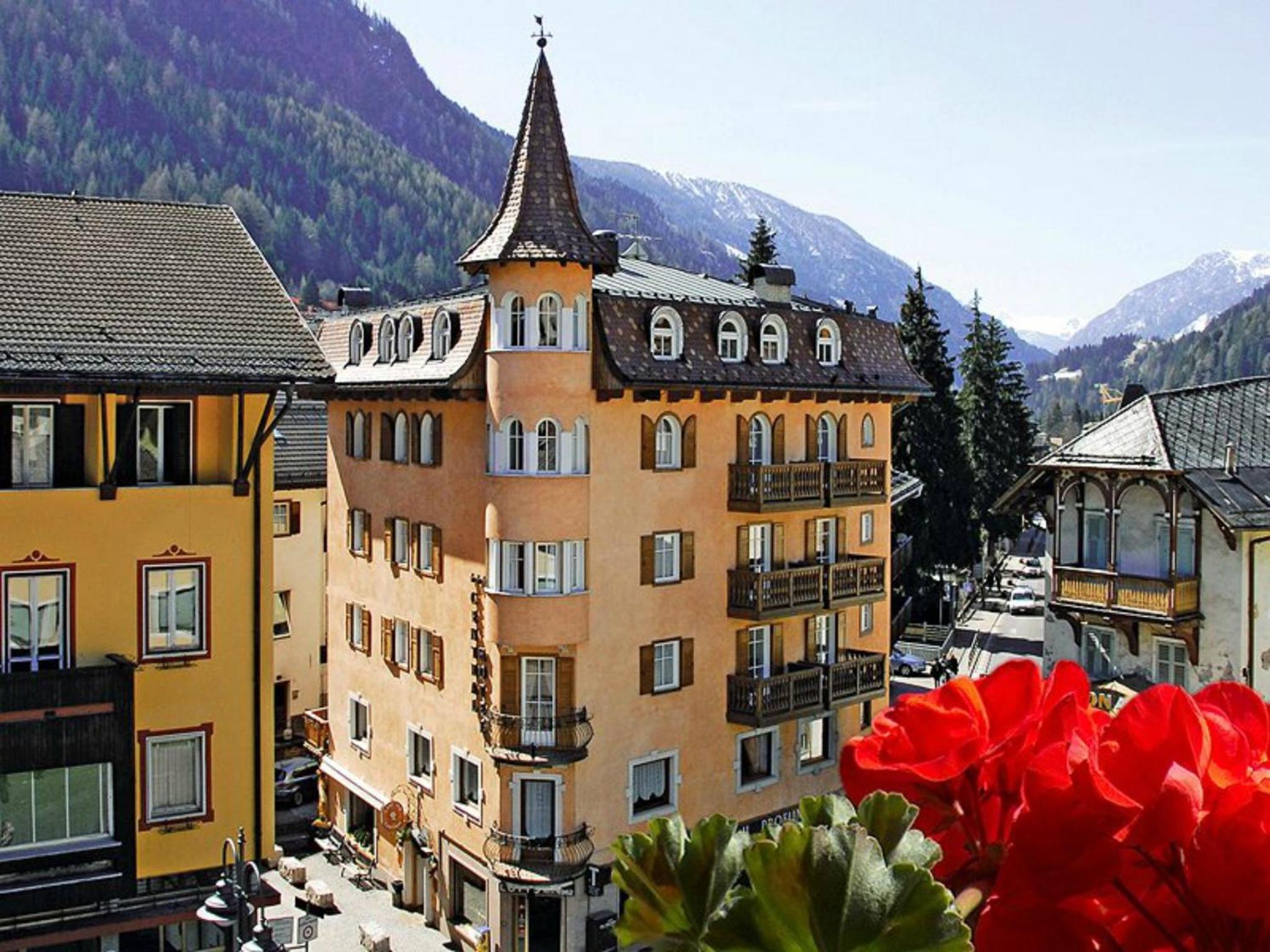 Hotel Central Hotel - Image 1