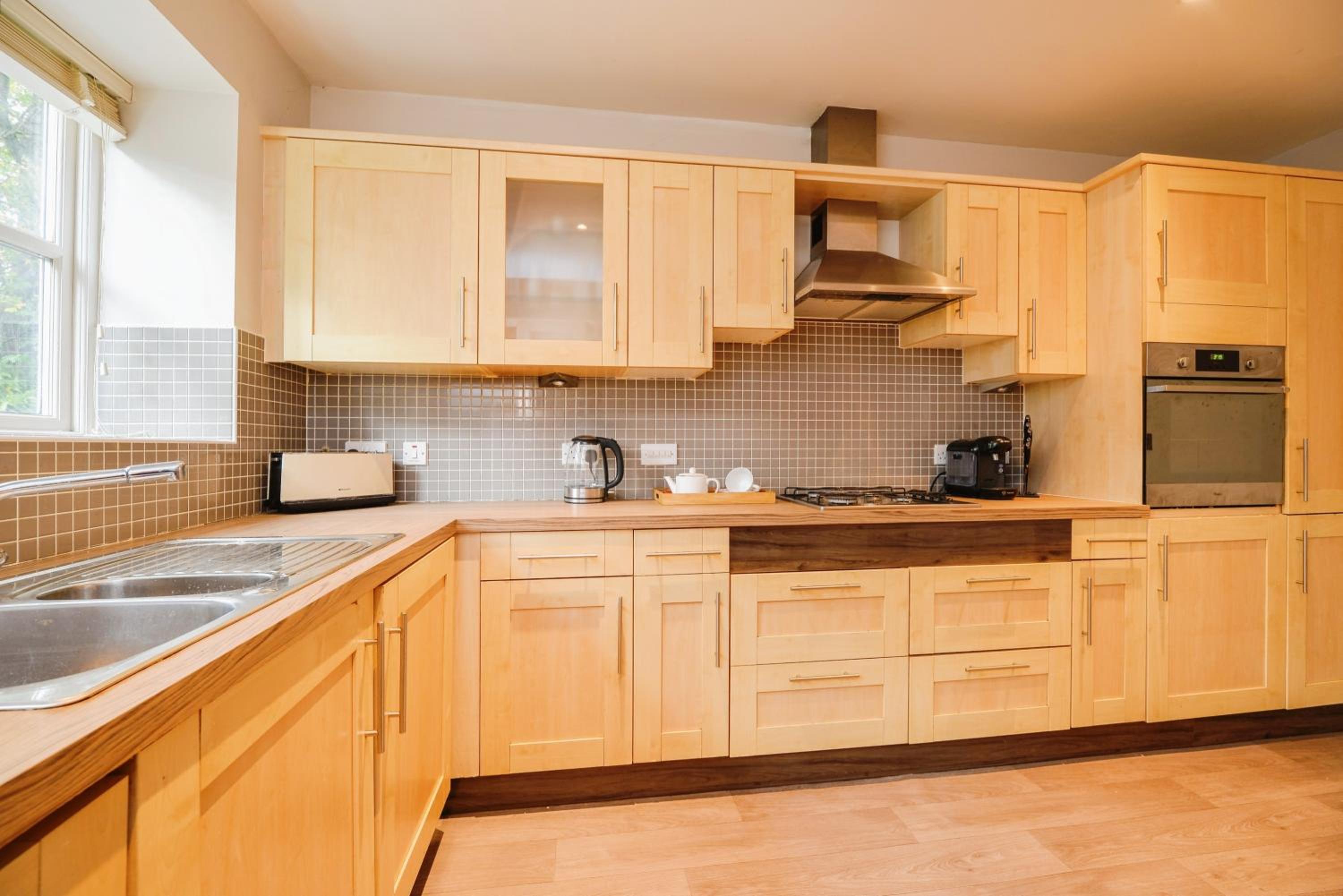 Grey Towers Stables 3 bedroom set in private grounds view 5