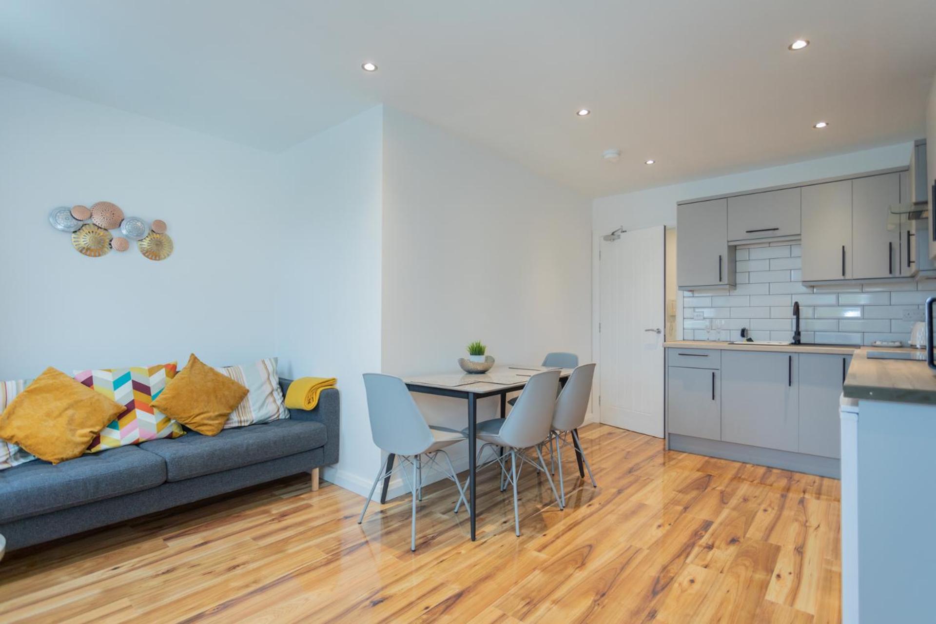 The Arches New Modern 2BR view 3